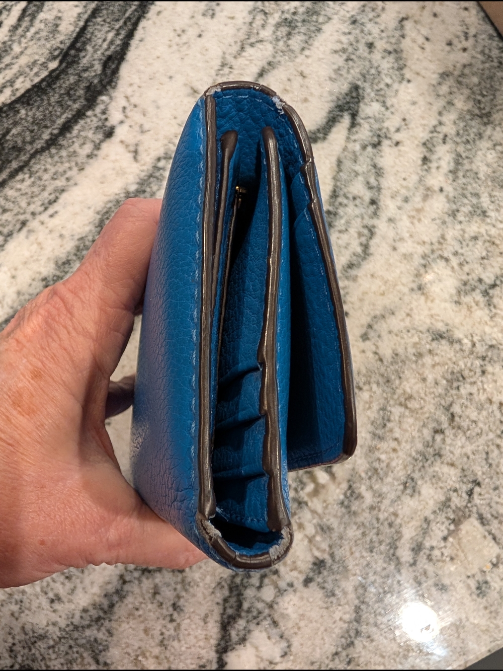 Michael Kors Brooke Hobo Shoulder Bag w/Matching Wallet & More! You Get 6 PIECES - Picture 16 of 16